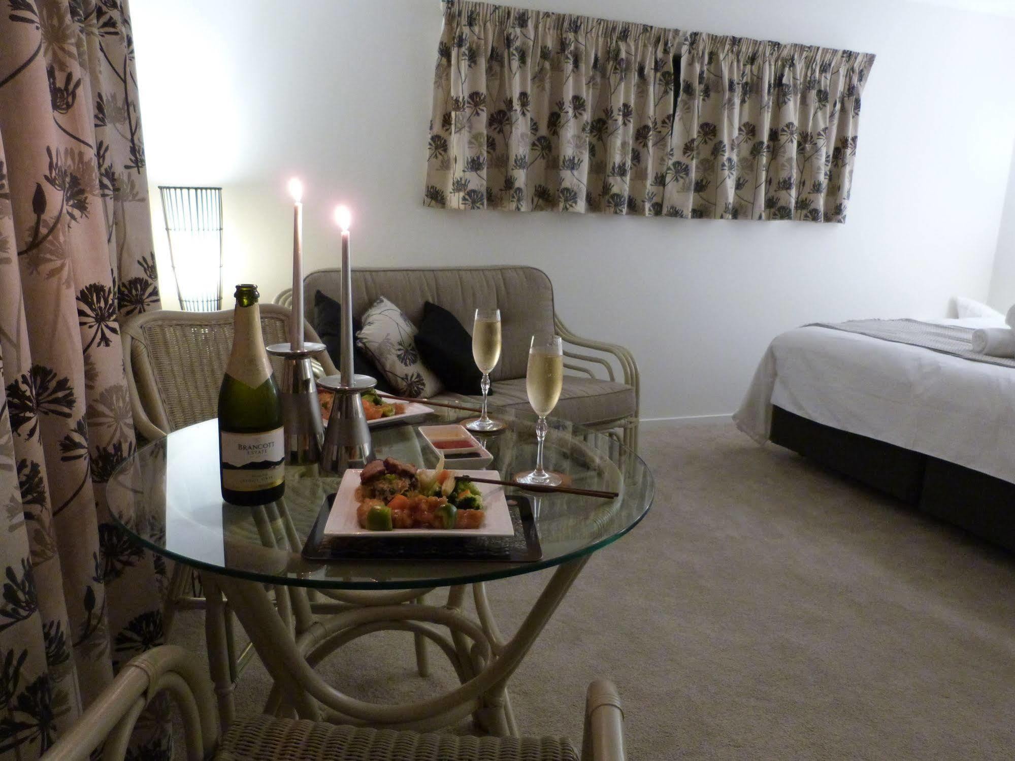 มอร์พาร์ค ริเวอร์ไซด์ ลอดจ์ Bed & Breakfast ไปเฮีย ภายนอก รูปภาพ